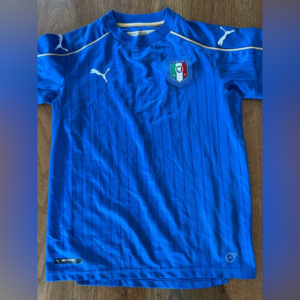 Boys Soccer Jersey Puma Italia, size Large